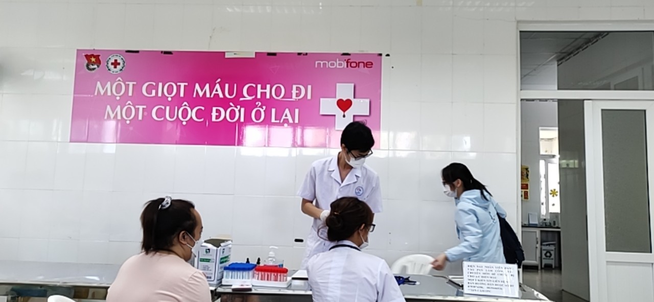 Một số hình ảnh CNVCNLĐ tham gia "chiến dịch vận động HMTN dịp Tết và Lễ hội Xuân hồng năm 2023